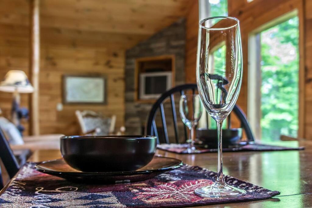 세비어빌 Holly Tree Hideaway - Semi Secluded Mtn Setting 빌라 외부 사진
