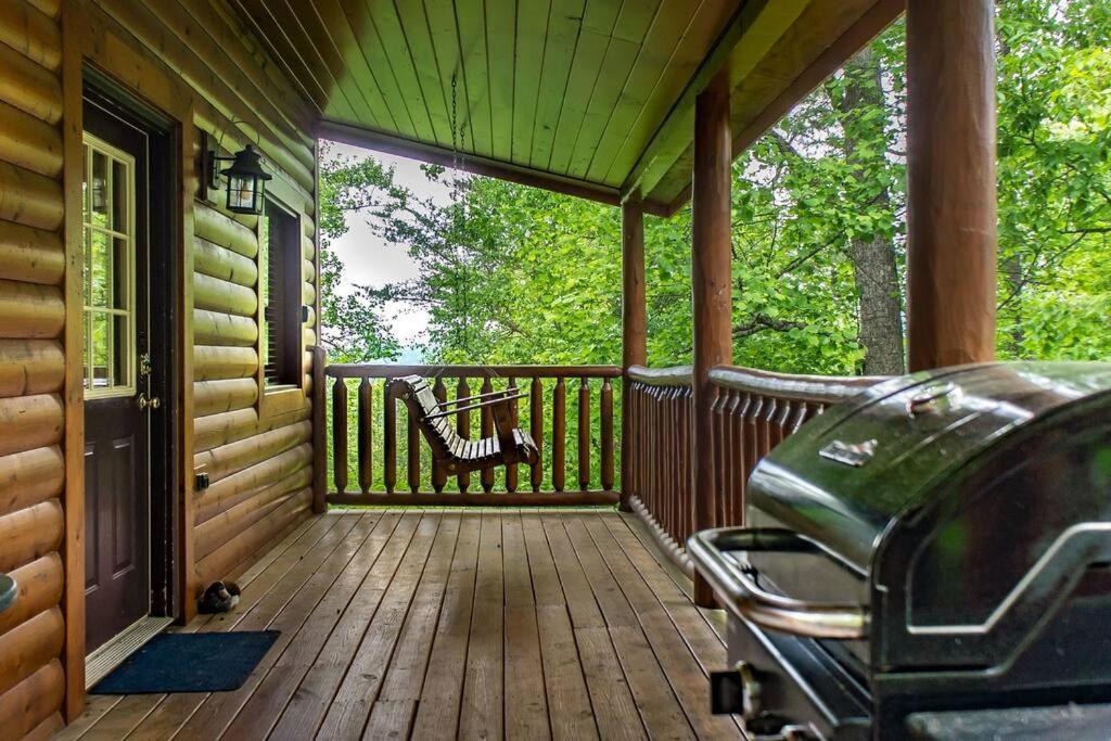 세비어빌 Holly Tree Hideaway - Semi Secluded Mtn Setting 빌라 외부 사진
