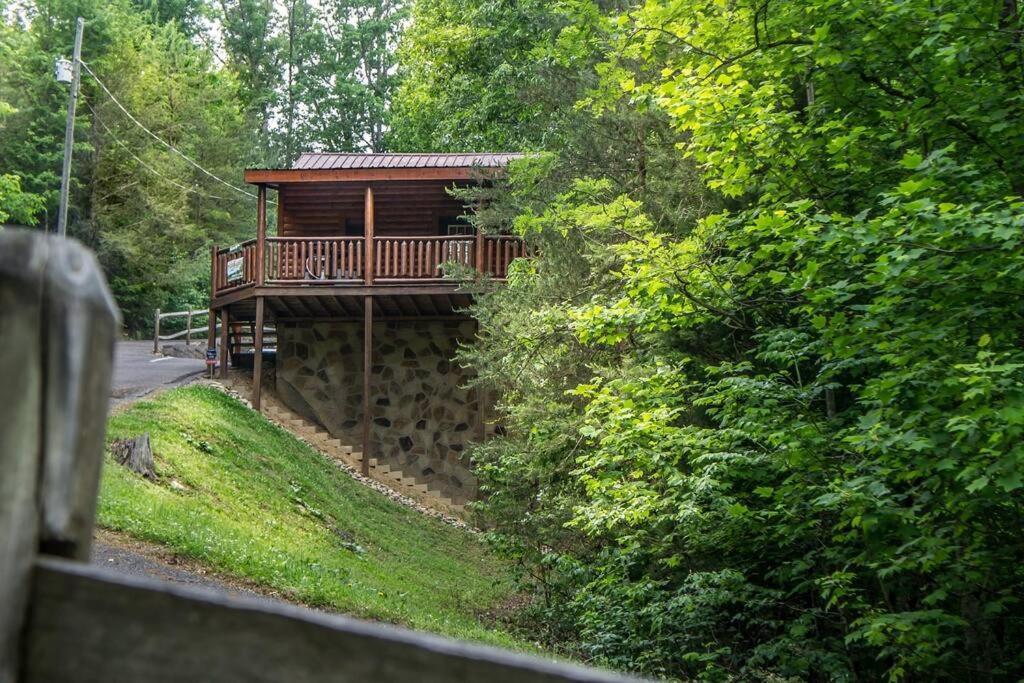 세비어빌 Holly Tree Hideaway - Semi Secluded Mtn Setting 빌라 외부 사진